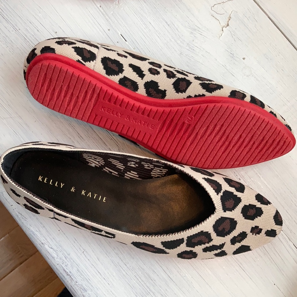 Kelly&katie leopard flats size 7 nwot